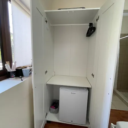 Yard With Private Entrance Appartement Larnaca